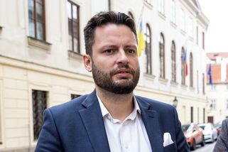 Šéf pražského ANO Prokop si sám naběhl na vidle. Městské firmě musel vracet 130 tisíc, složil je v hotovosti - Novinky